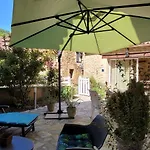 Périgord Noir Les Sauges Rouges 3 étoiles Hébergement de vacances *