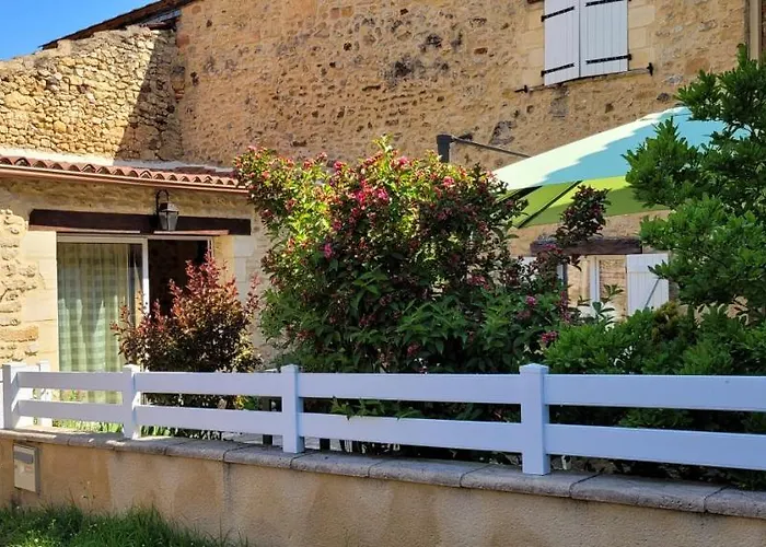 Perigord Noir Les Sauges Rouges 3 Etoiles *